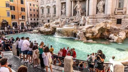 Caronte, il caldo record in Italia non ferma i turisti