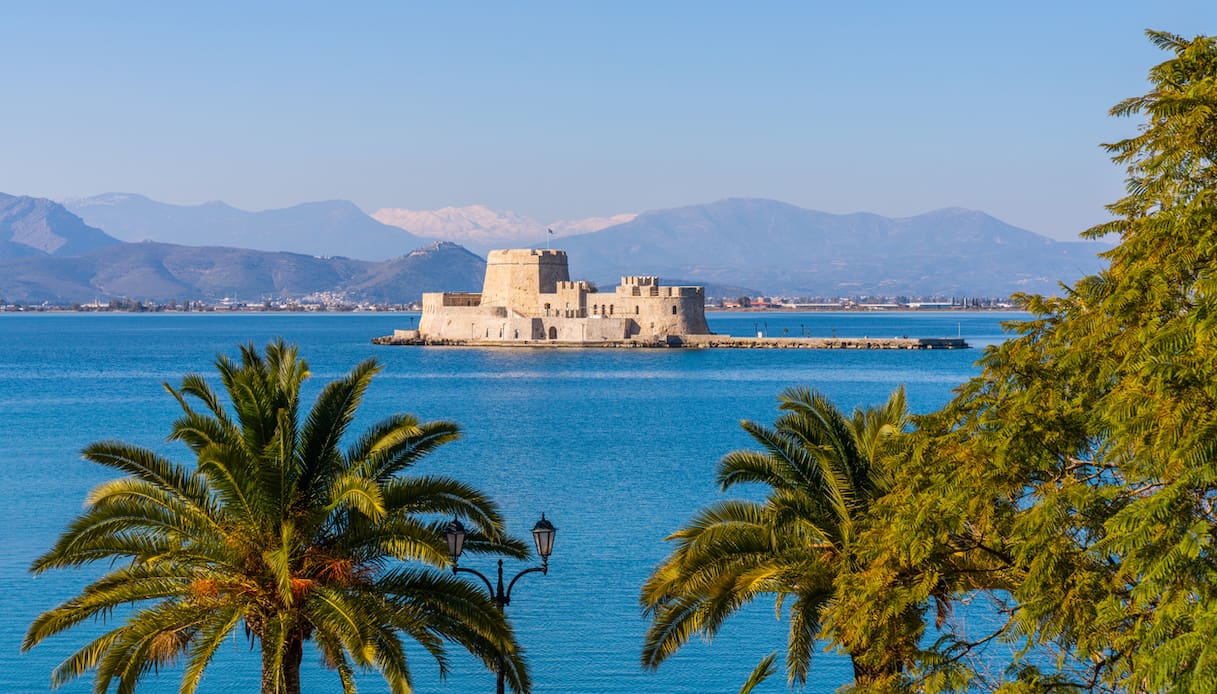 Grecia, la isla fortificada de Bortzi reabre a los visitantes – SiViaggia