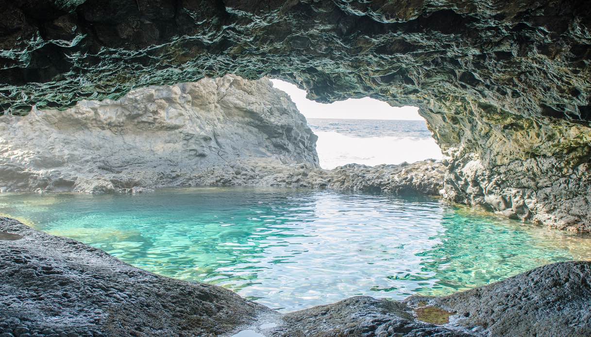 Le più suggestive piscine naturali della Spagna, per un tuffo rinfrescante