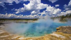 Excelsior Geyser Crater a Yellowstone