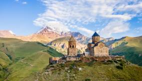 La chiesa dell Trinità di Gergeti in Georgia