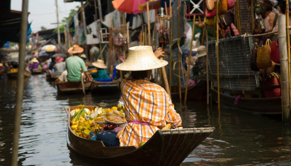 Mercato galleggiante Thailandia