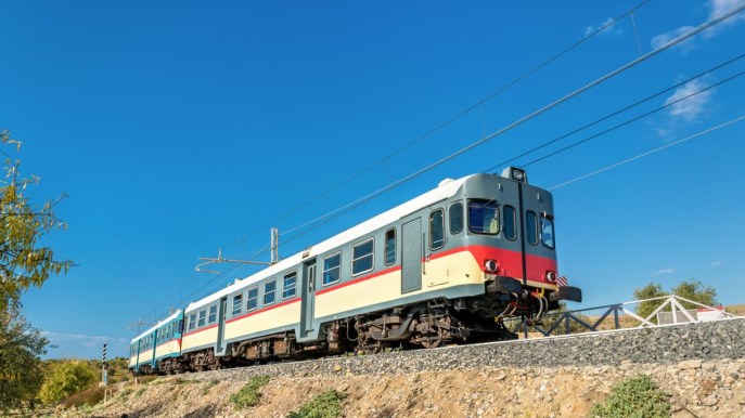 Viaggio in Sicilia seguendo i binari dei treni storici