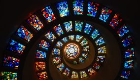 Vetrata a spirale in una Cappella di Dallas