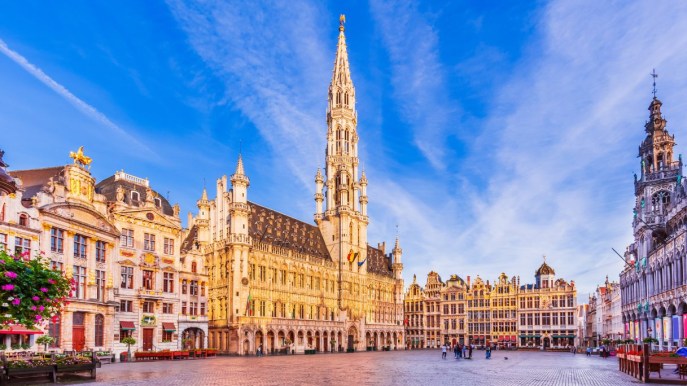 Bruxelles: l’ex Palazzo della Borsa è diventato il tempio della birra
