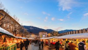 Parte un treno storico per i Mercatini di Natale del Trentino