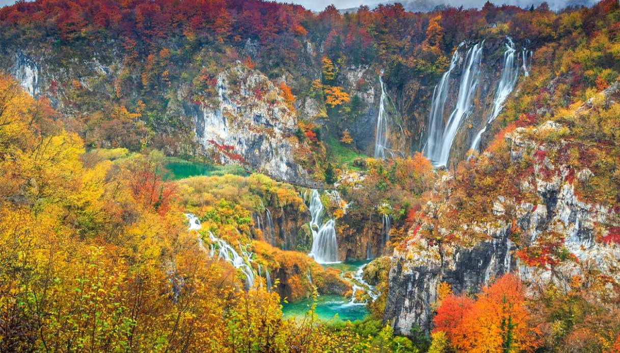 L’autunno tra questi laghi è pura magia