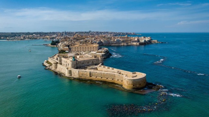 Castello Maniace, gioiello siciliano affacciato sul mare