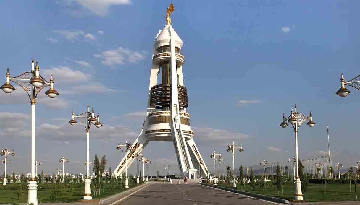 Ashgabat-turkmenistan-Arco-Neutralità