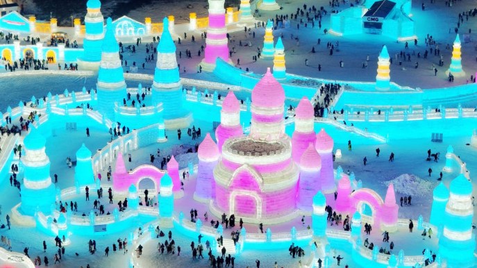 La città di ghiaccio più grande del mondo è stata inaugurata