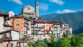 Vista panoramica della città vecchia di Bagolino (Brescia)