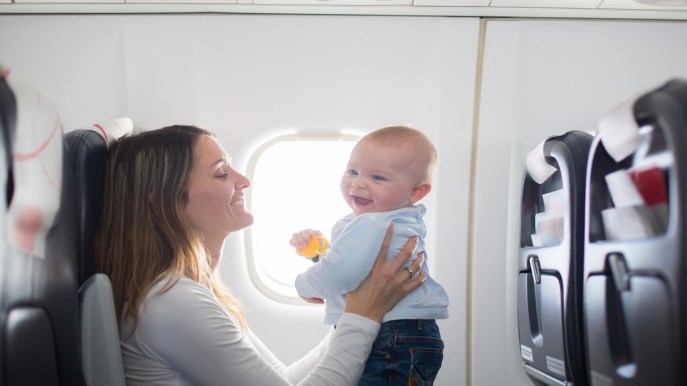Prendere un aereo con i bambini: i consigli di una compagnia aerea
