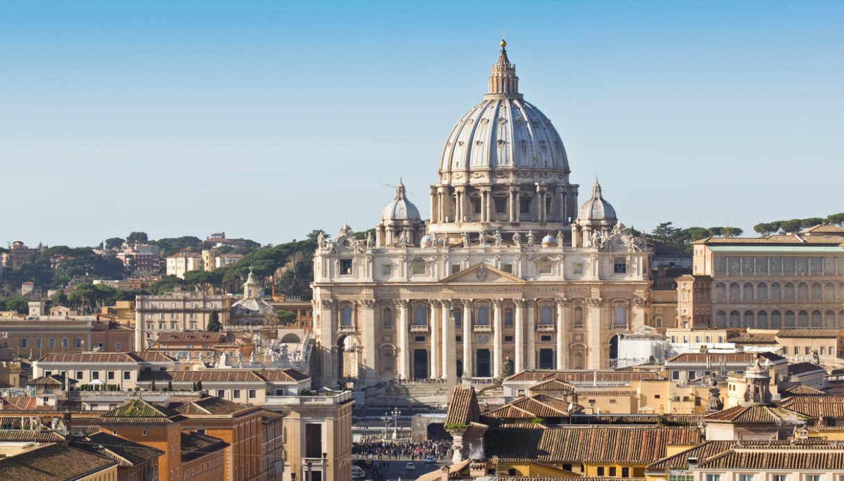 La cupola di San Pietro è più piccola ma è un’illusione