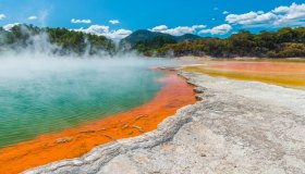 Il luogo più surreale del mondo è una piscina di “Champagne”