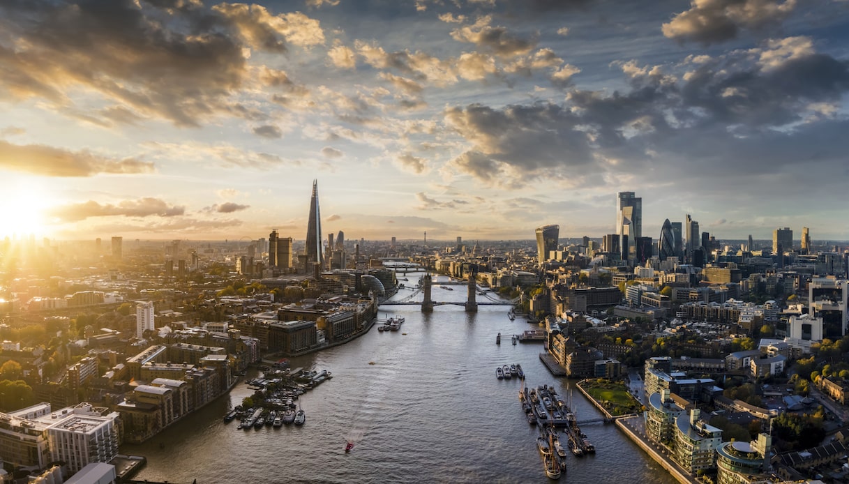 Viaggi nel Regno Unito: ora arriva il visto elettronico a pagamento