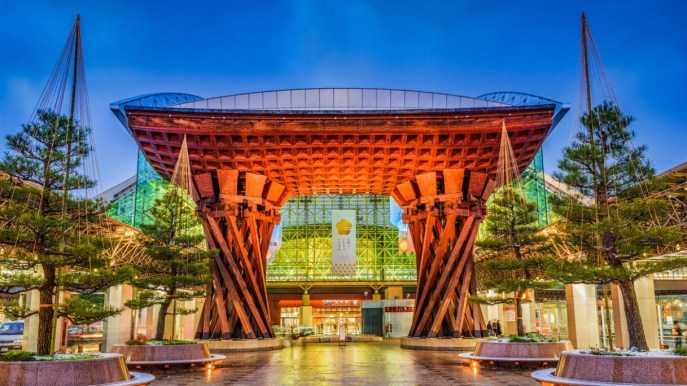 Tsuzumi-mon: il portale d’accesso a una delle stazioni più belle del mondo