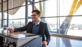 Anche una compagnia aerea europea ora pesa i passeggeri all’imbarco