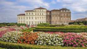 A primavera questa villa storica si tinge di rosa