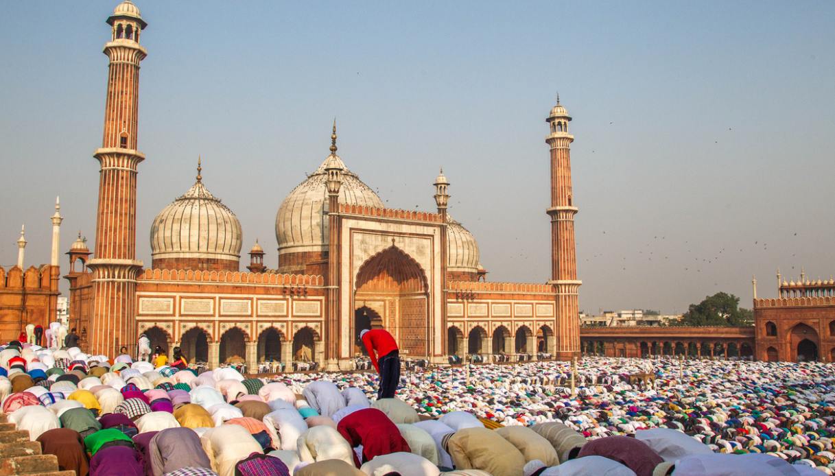 La preghiera dei musulmani durante il Ramadan