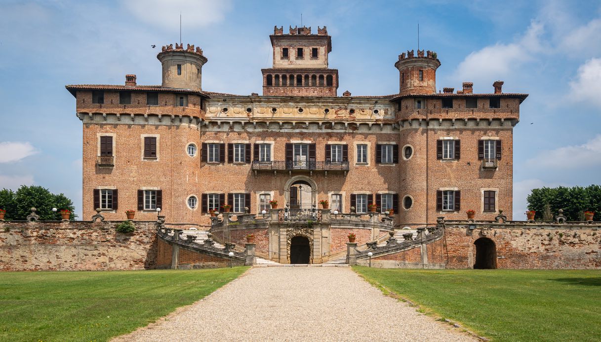 Castello di Chignolo Po, gioiello della Lombardia