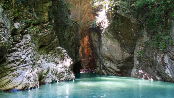 Gli Stretti di Giaredo: alla scoperta dell’affascinante canyon della Toscana