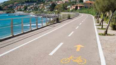 Giornata Nazionale della Bicicletta: le 10 migliori piste ciclabili d’Italia