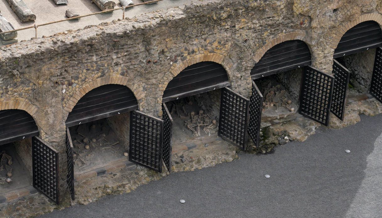 Scheletri nell'area dell'antica spiaggia di Ercolano