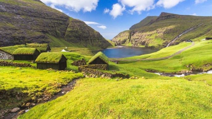 Alle Isole Faroe puoi fare un road trip sopra e sotto l’oceano