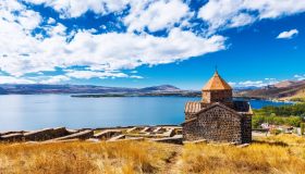 Lago Sevan in Armenia: la guida completa per ogni stagione