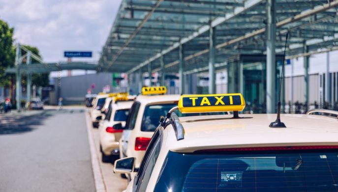 Taxi davanti l'aeroporto di Ankara