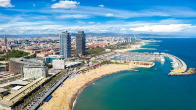 Anche Barcellona si mobilita contro il turismo di massa: cosa succede