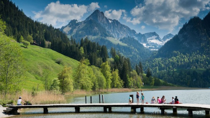 Alla scoperta del Lago Schwarzsee, paradiso delle vacanze nella natura tra le Alpi svizzere