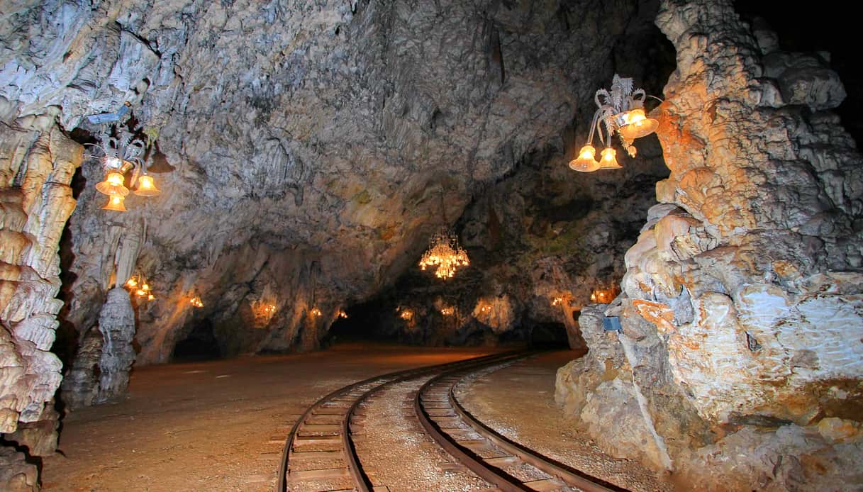 Grotte di Postumia: la ferrovia sotterranea