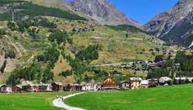 Cogne riparte, c’è la data per la riapertura della strada e delle attività