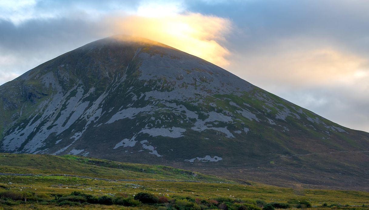 La montagna sacra di Croagh Patrick, in Irlanda