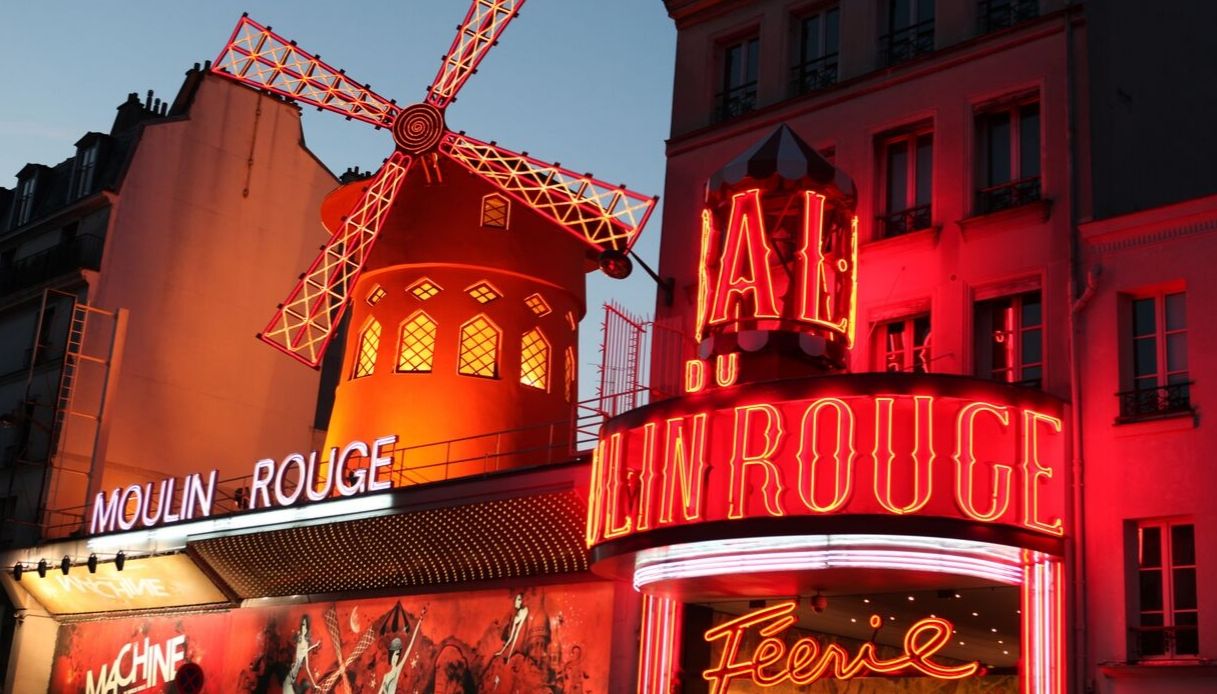 L'intramontabile Moulin Rouge di Parigi