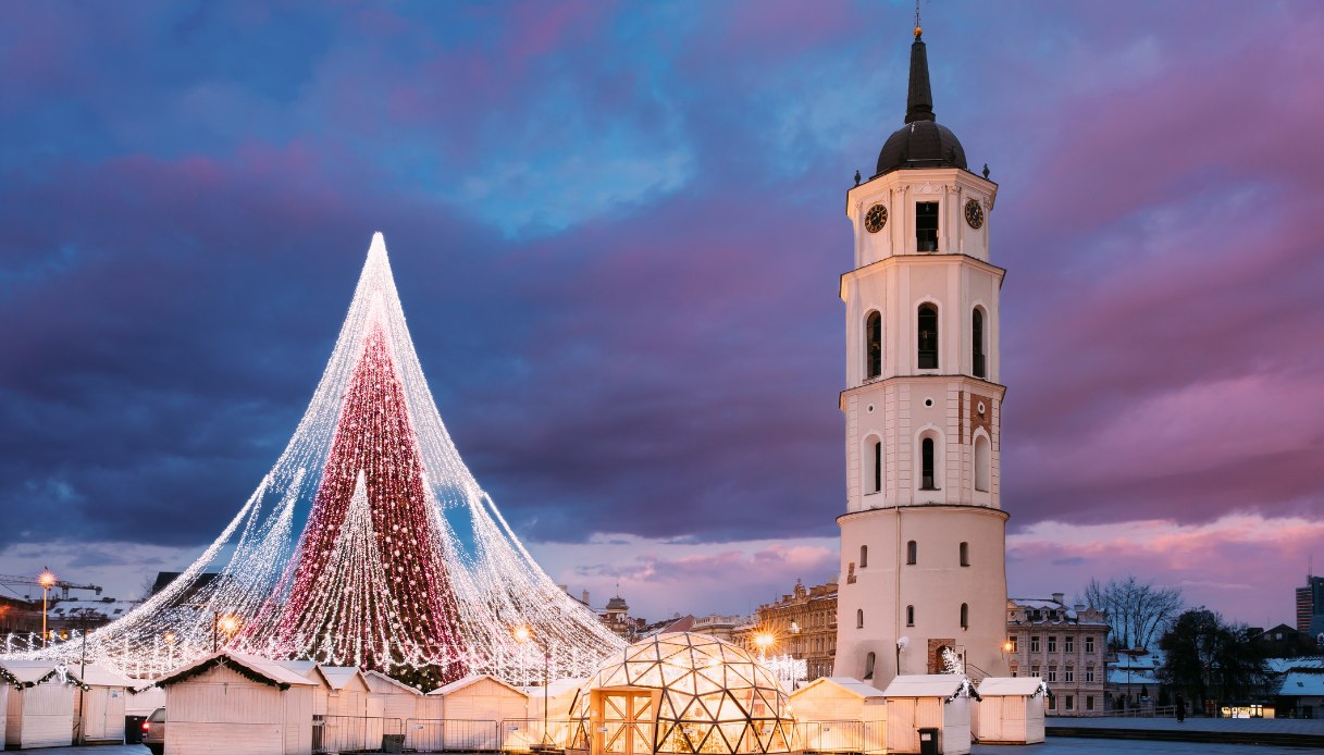 Piazza di Vilnius nel periodo Natalizio