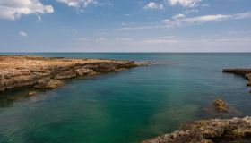 Sole, sabbia e mare: le migliori spiagge di Ostuni per una vacanza in famiglia