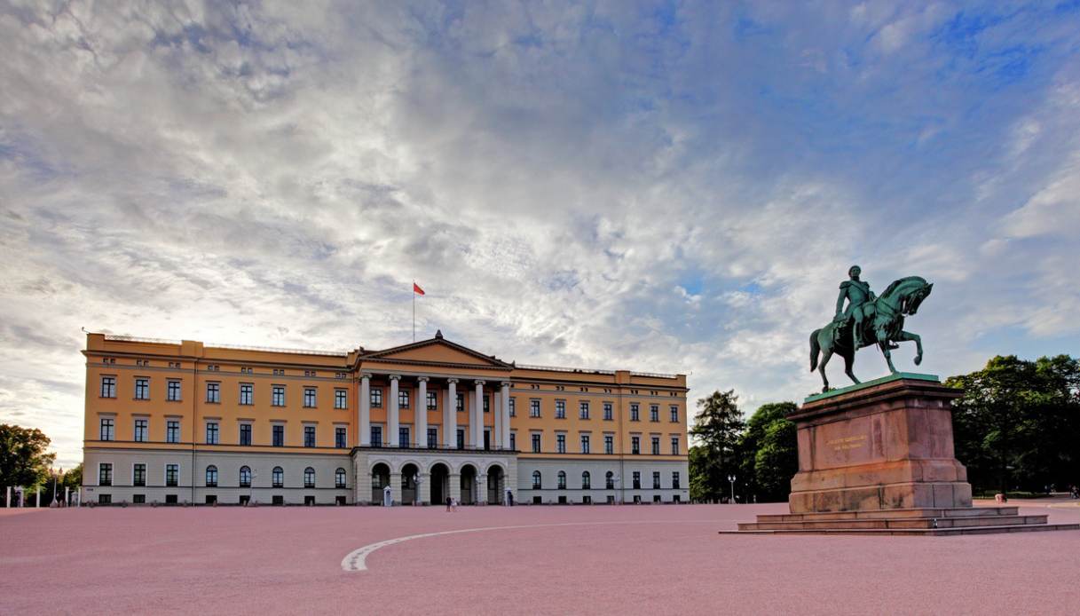Visitare il Palazzo reale a Oslo