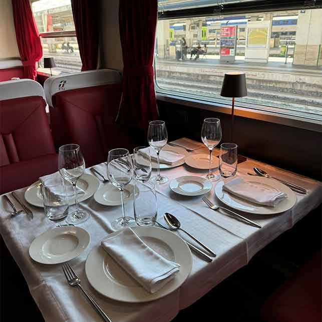 treno-turistico-vagone-ristorante