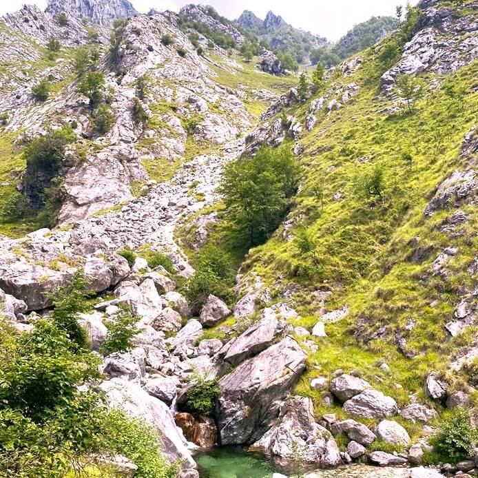 Canal Regollo Alpi Apuane Toscana