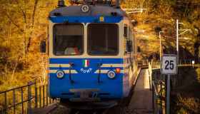 Foliage express, parte il viaggio in treno più bello dell’autunno