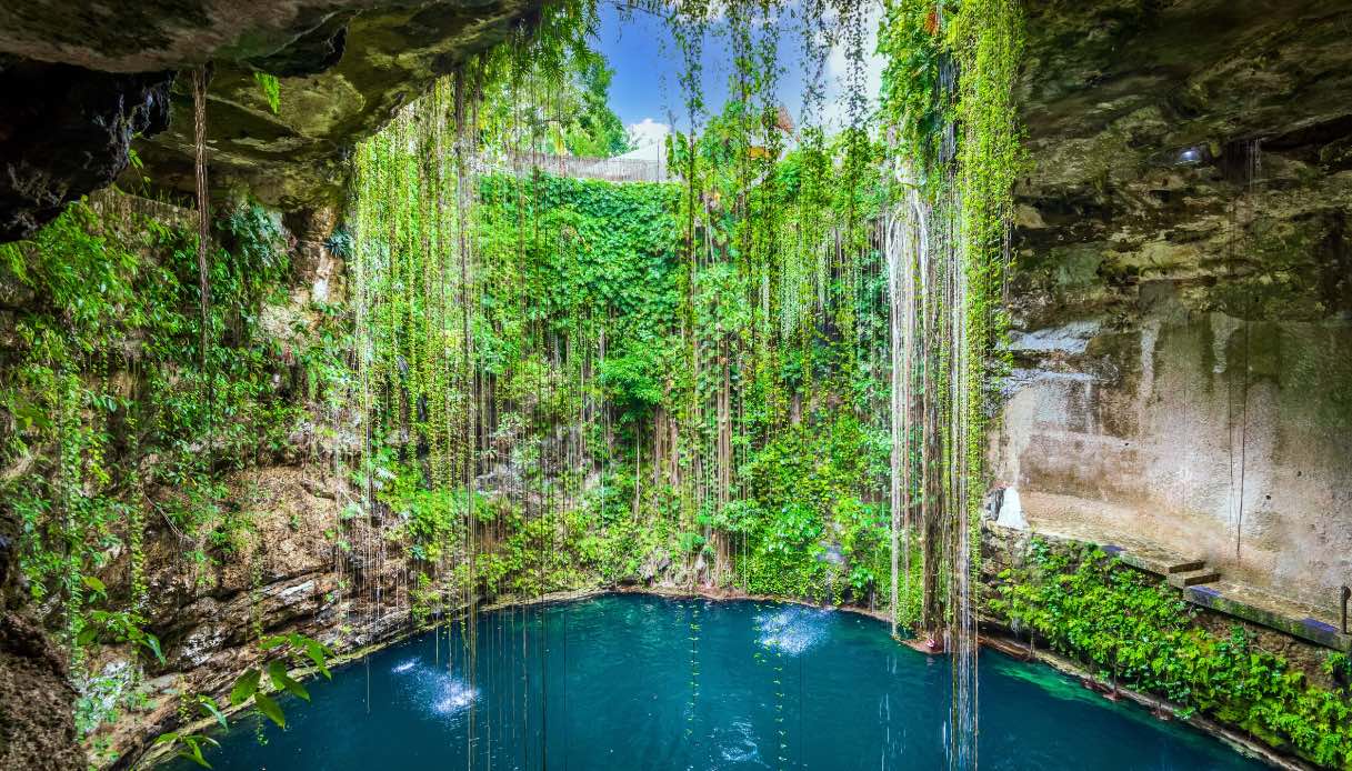 https://siviaggia.it/wp-content/uploads/sites/2/2024/09/cenote-Messico.jpg