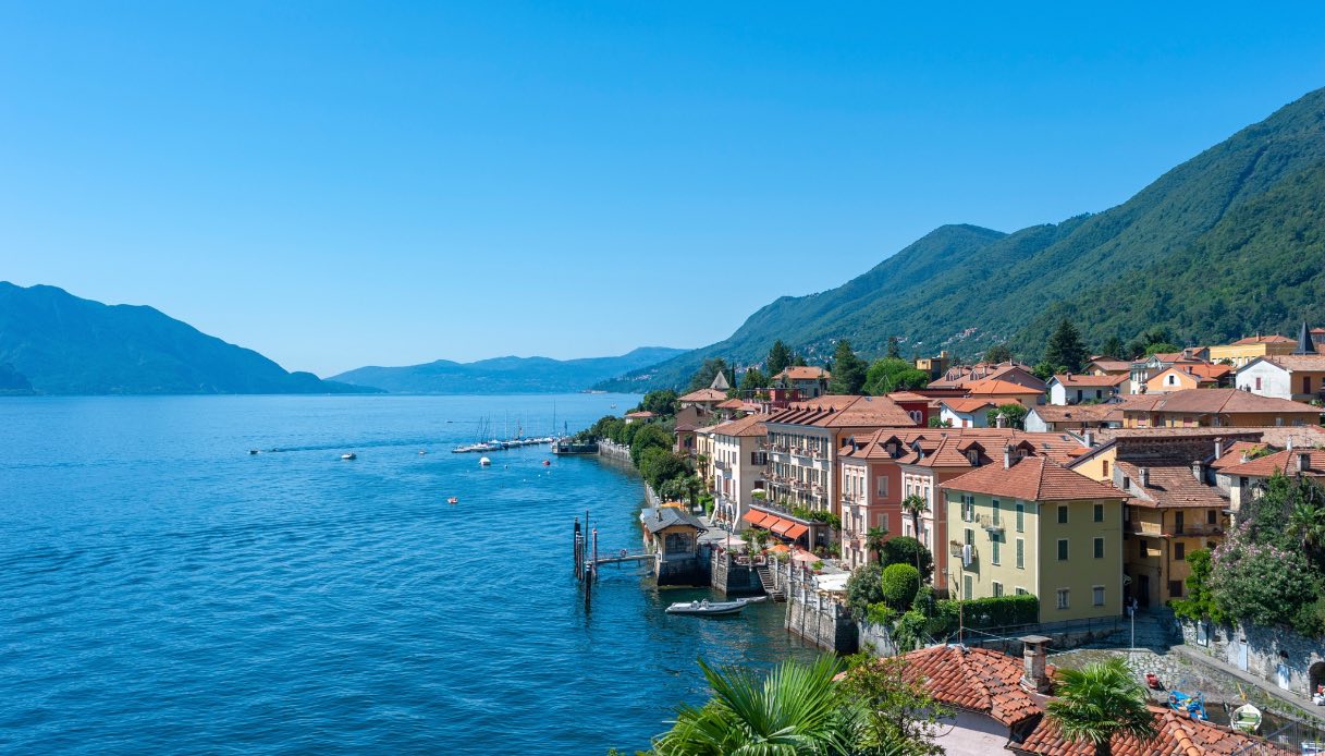 https://siviaggia.it/wp-content/uploads/sites/2/2024/09/lago-maggiore.jpg