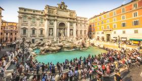 Fontana di Trevi a numero chiuso e a pagamento: ipotesi contro l’overtourism