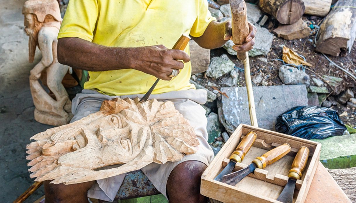 I manufatti intagliati nel legno dei Caraibi