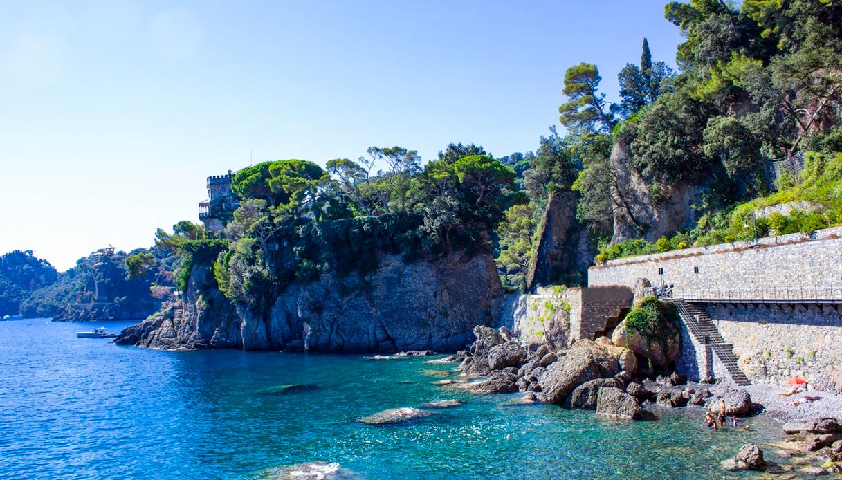 Paesaggio tipico della riviera in cui sorgono Santa Margherita Ligure e Portofino