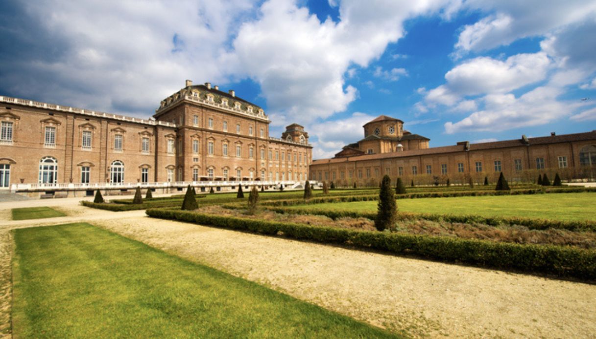 Foto della Reggia di Venaria Reale di Torino, uno dei luoghi più visitati d'Italia, nel cuore del capoluogo piemontese