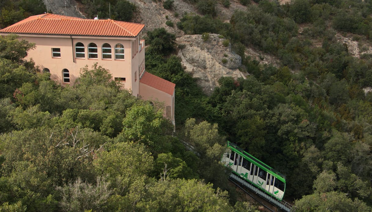 La stazione a monte della funicolare di Sant Joan