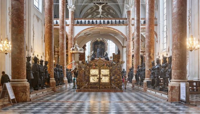 Interno Chiesa di Corte